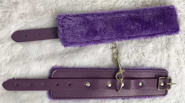 อุปกรณ์เสริมที่รัดมือ (สีม่วง) อุปกรณ์เสริม bondage สำหรับคู่รัก แข็งแรงทนทาน ทำความสะอาดง่าย ช่วยเพิ่มรสชาติ กระตุ้นอารมณ์ ให้ความสุข สนุกขณะร่วม ได้ทุกโอกาส